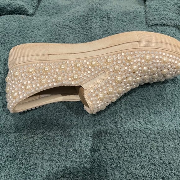 Shoes - Picture 6 of 13